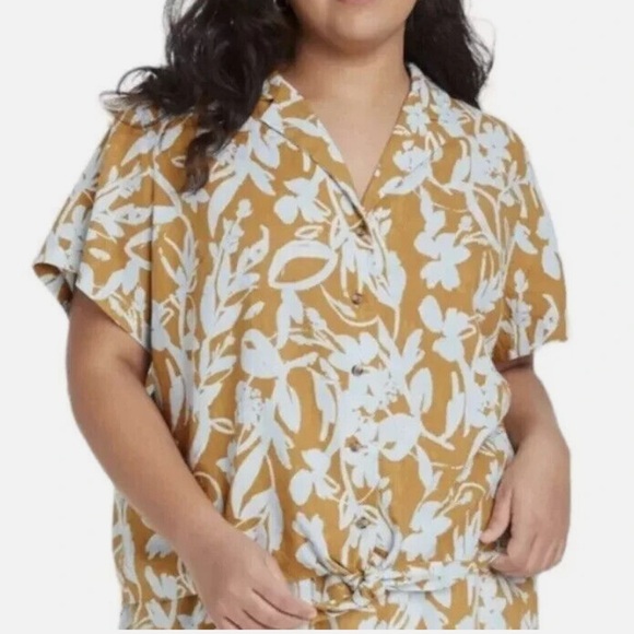 Plus Size Tie Waist Linen Floral Button Up - Picture 2 of 6